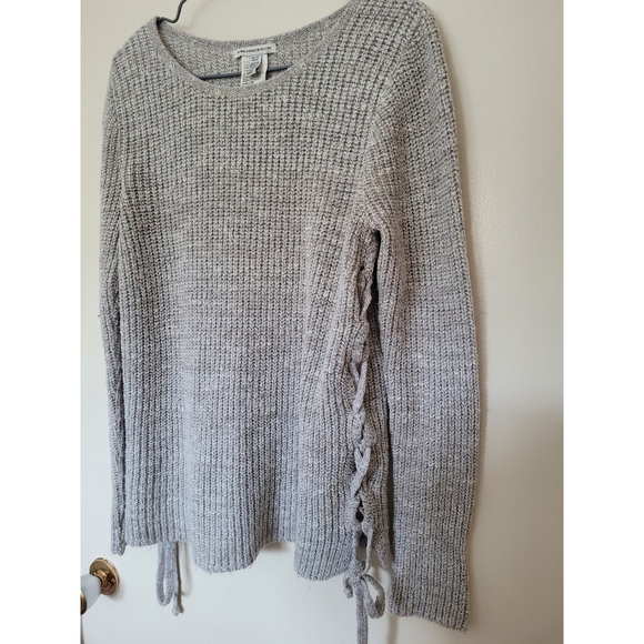 American Eagle Outfitters Sweaters - 3/30$ AMERICAN EAGLE womens side tie sweater